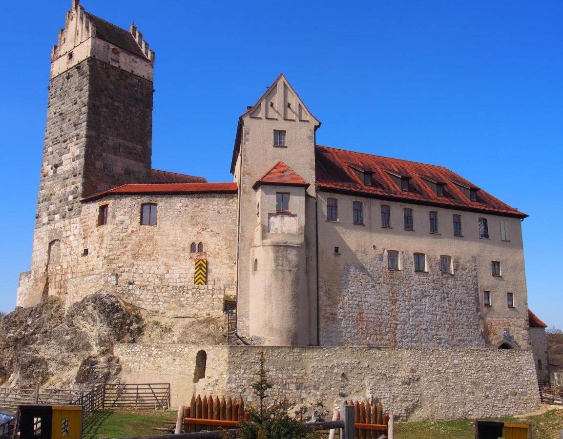 Burg Katzenstein Hotel Katzenstein  Buitenkant foto