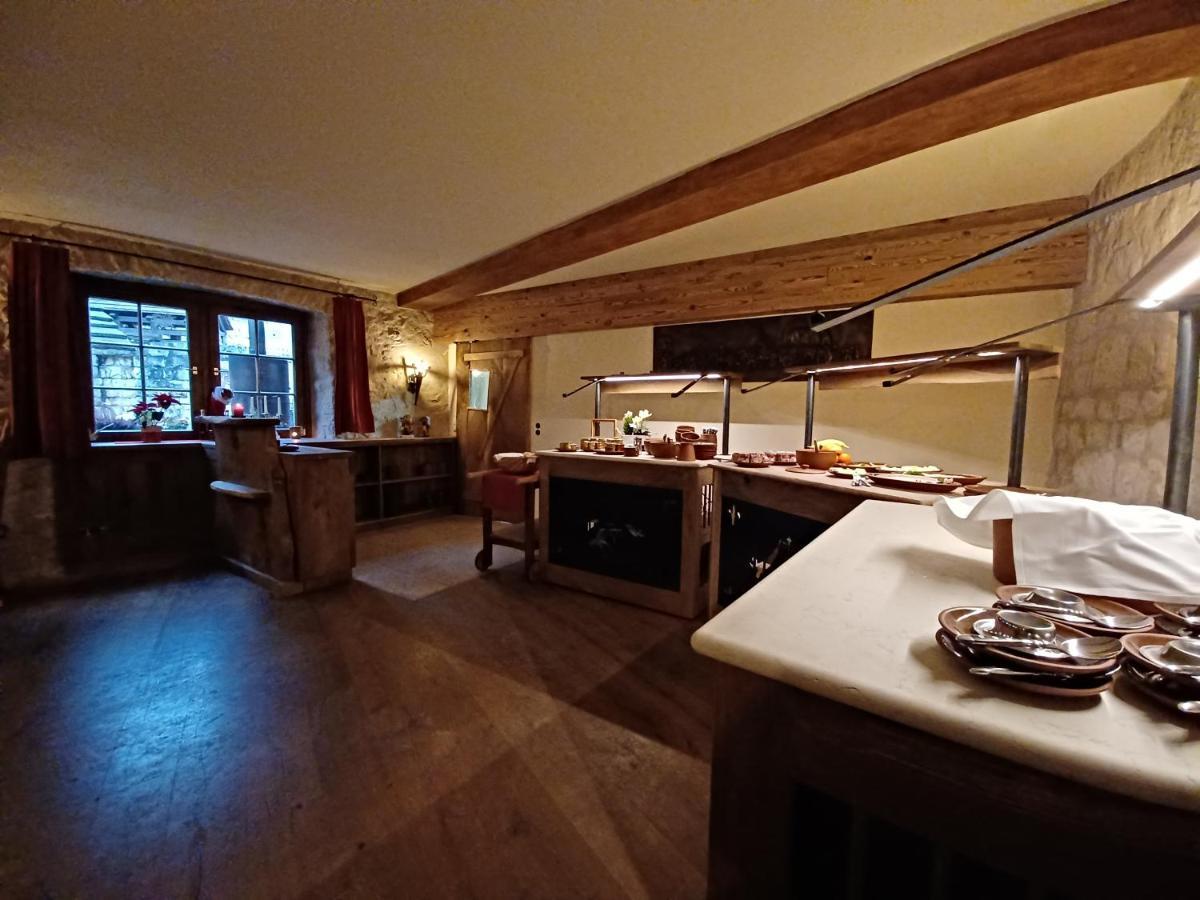 Burg Katzenstein Hotel Katzenstein  Buitenkant foto