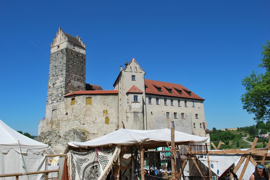 Burg Katzenstein Hotel Katzenstein  Buitenkant foto