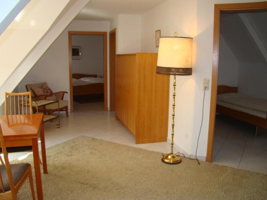 Burg Katzenstein Hotel Katzenstein  Kamer foto