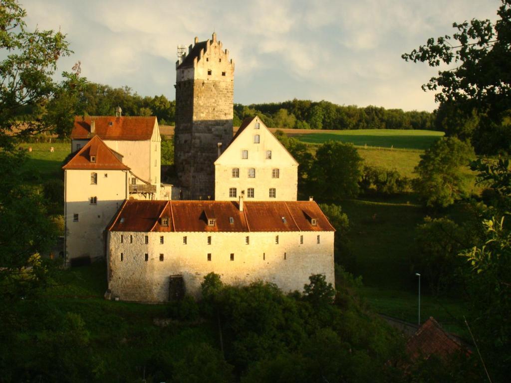 Burg Katzenstein Hotel Katzenstein  Buitenkant foto