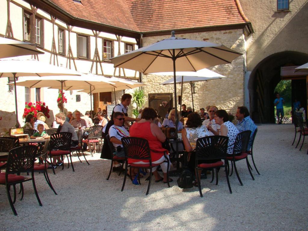 Burg Katzenstein Hotel Katzenstein  Buitenkant foto
